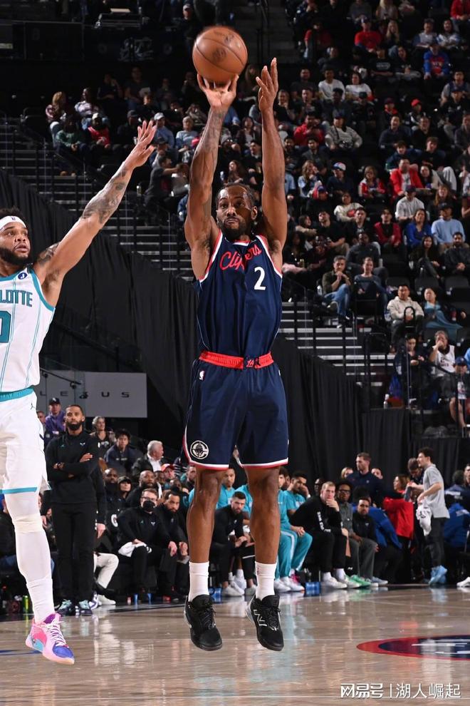 萊納德35+5快船擊敗黃蜂3連勝，哈登32+4+10鮑爾25+9+5