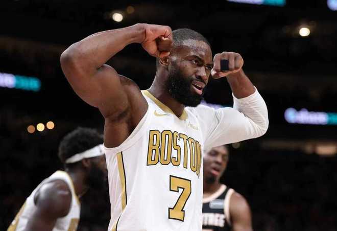 布朗三節(jié)41+6！綠軍狂勝老鷹列東部第二 豪瑟30+10三分平紀(jì)錄