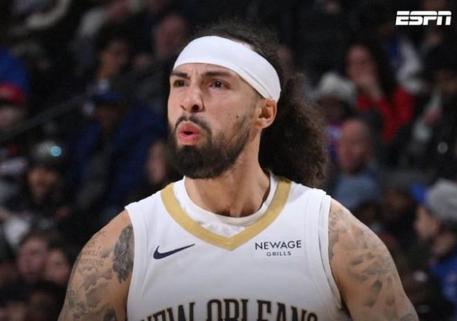 Shams：尼克斯送出達(dá)倫-特里、兩次輪和現(xiàn)金，從鵜鶘換來(lái)阿爾瓦拉多